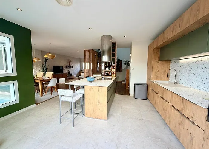 Urban Oasis - Duplex Design, Piscine Privee